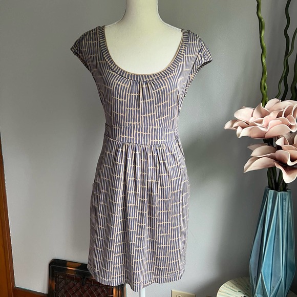 Boden Weekend Jersey Knit Dress w Pockets Scoop Neck A-Line Women's Size 4 - Picture 1 of 8